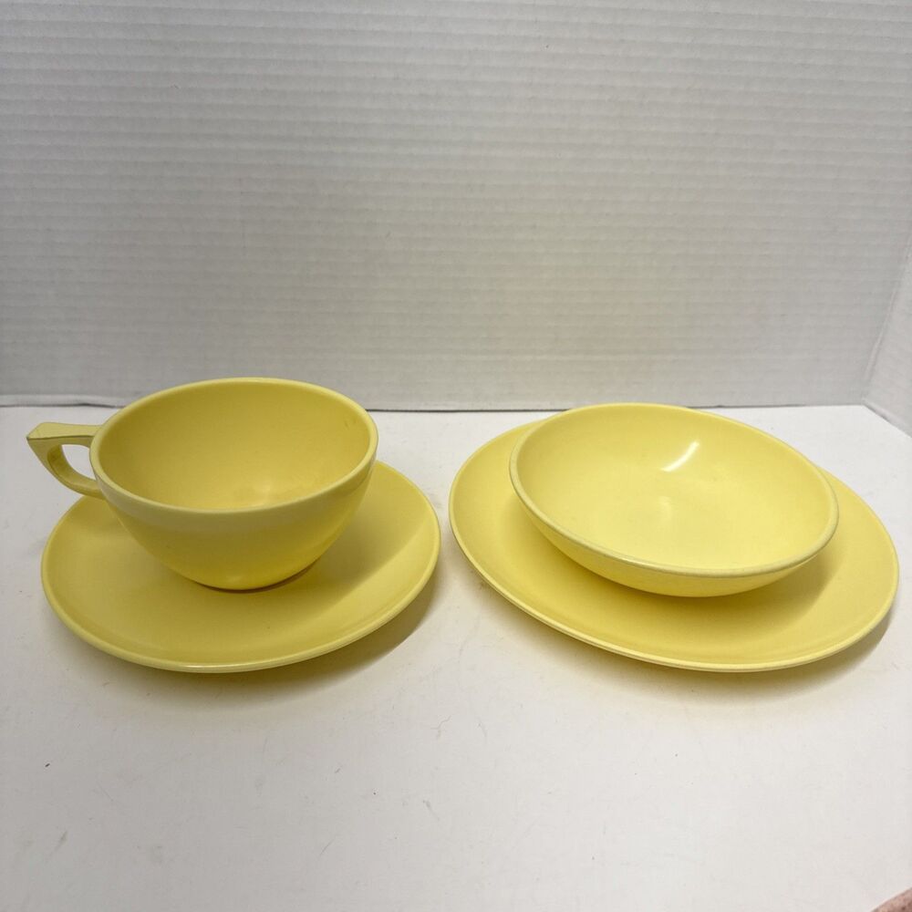 MarCrest Melmac Bowl Plate Cup Saucer Yellow Melamine 4 Piece Set Vintage
